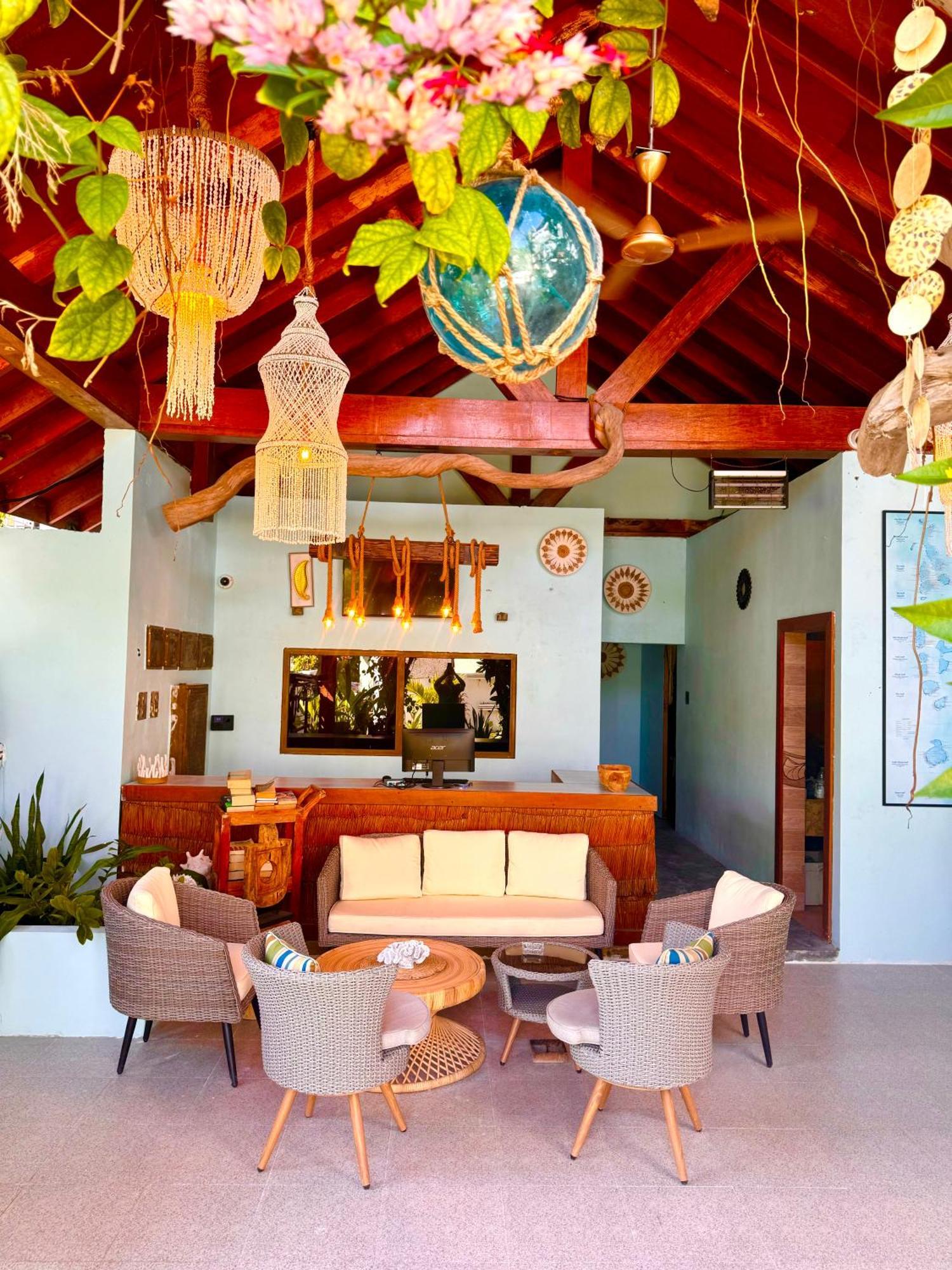 Sands Grand Dhigurah  Exterior foto