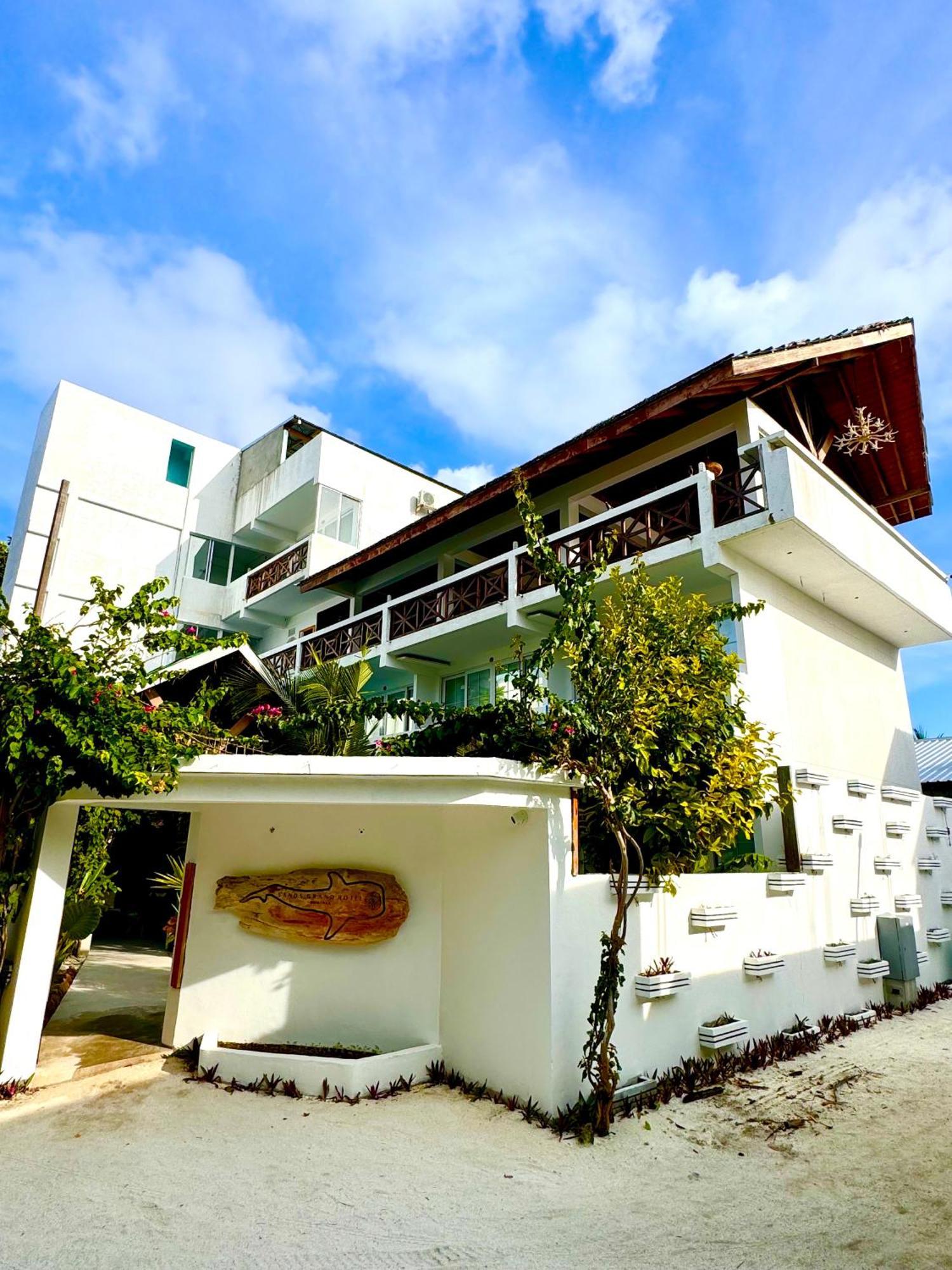 Sands Grand Dhigurah  Exterior foto