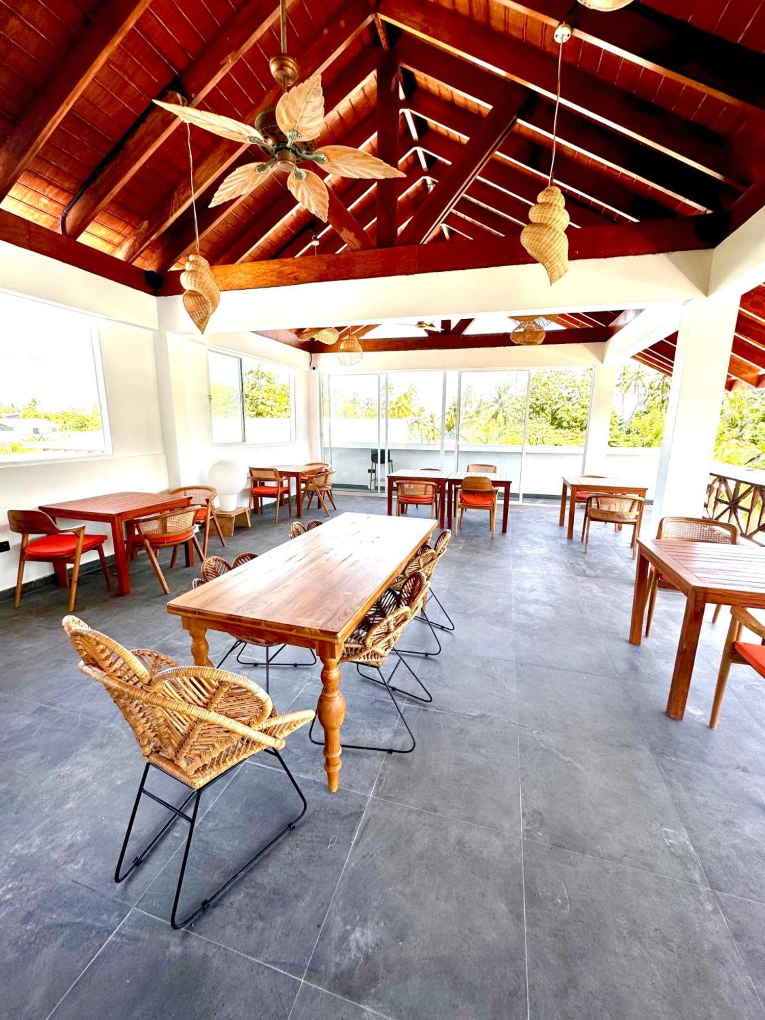Sands Grand Dhigurah  Exterior foto