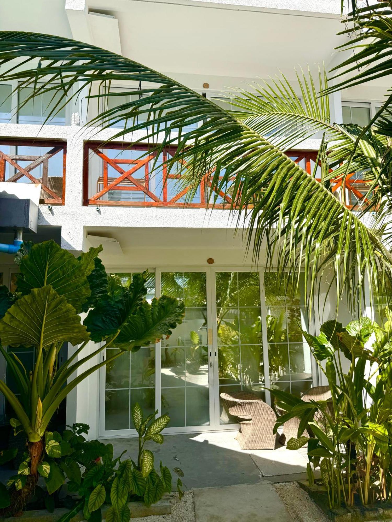 Sands Grand Dhigurah  Exterior foto